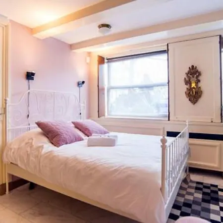 Ground Floor Keizersgracht Studio Canalview Bed and breakfast Ámsterdam